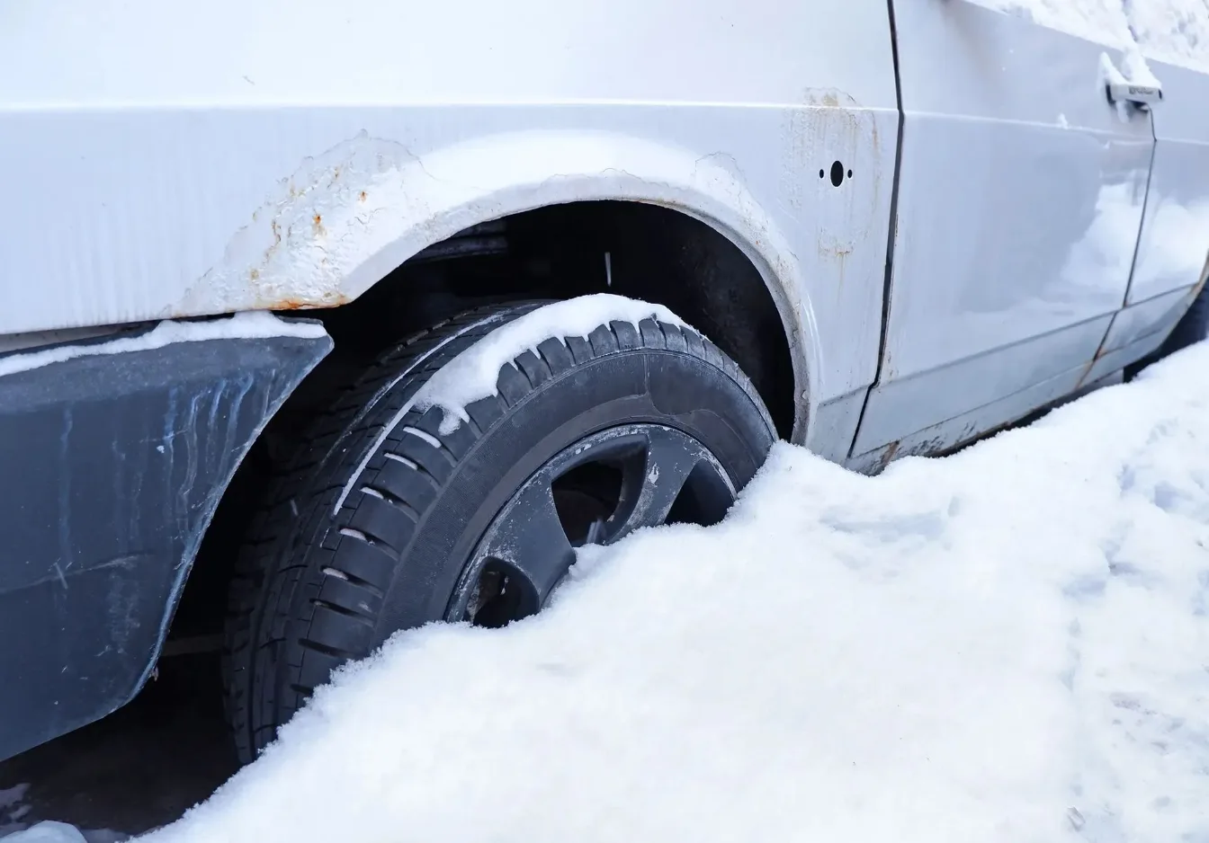 snow-stuck-car-recovery-nottingham