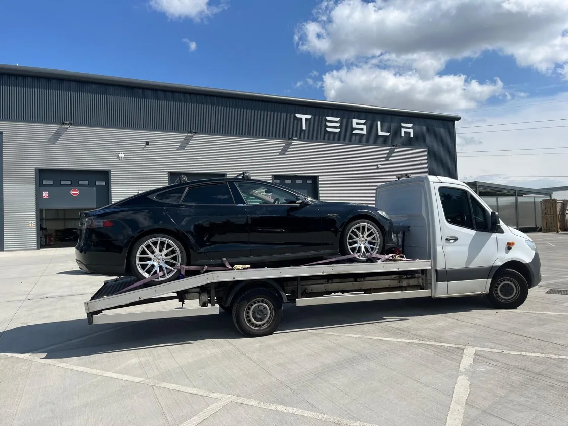 tesla-model-s-electric-vehicle-transport-nottingham