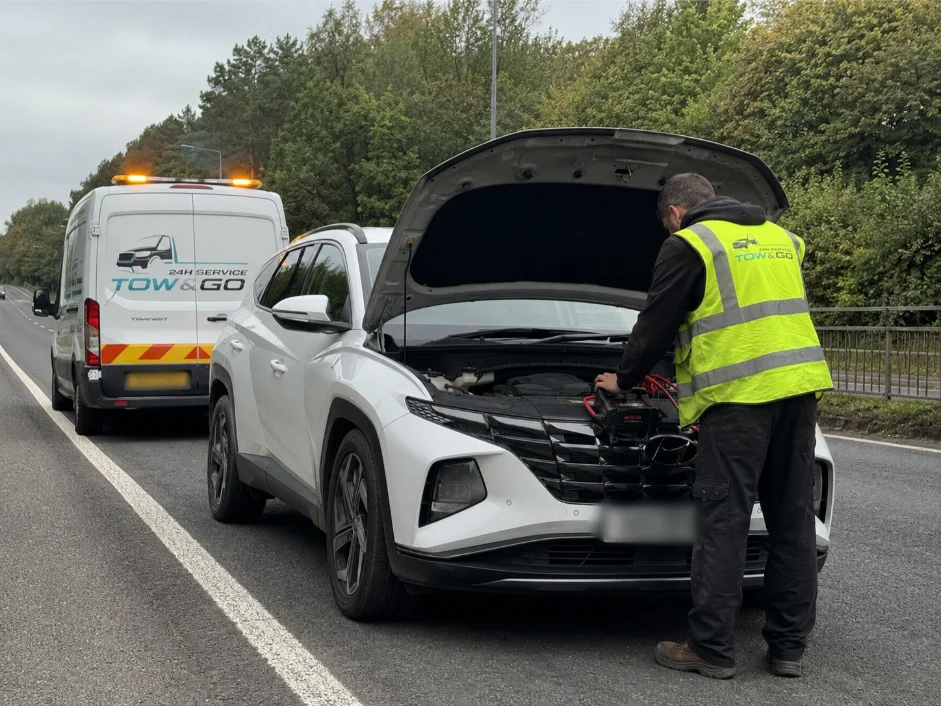 Hyundai Tucson Battery Boost Roadside assistance A611 Bestwood Village Nottinghamshire