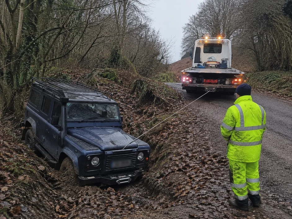 land rover defender winch recovery ashby de la zouch