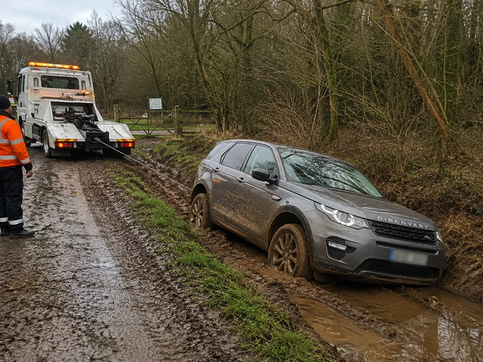 Land Rover Discovery Winch Recovery Coalville UK