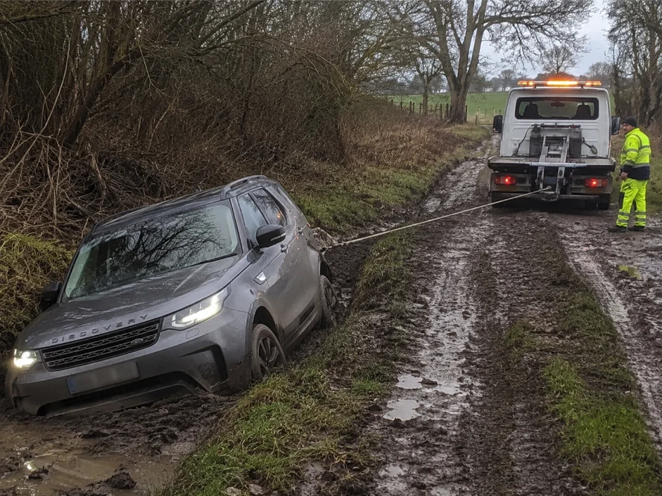 land rover discovery winch recovery kirkby in ashfield